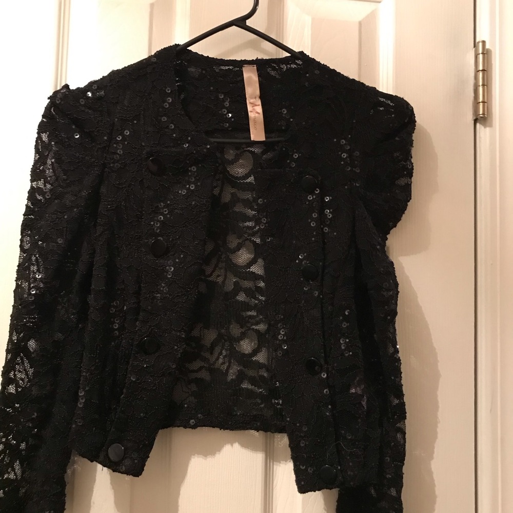 3 for $20 ❤️ Monaco crochet top